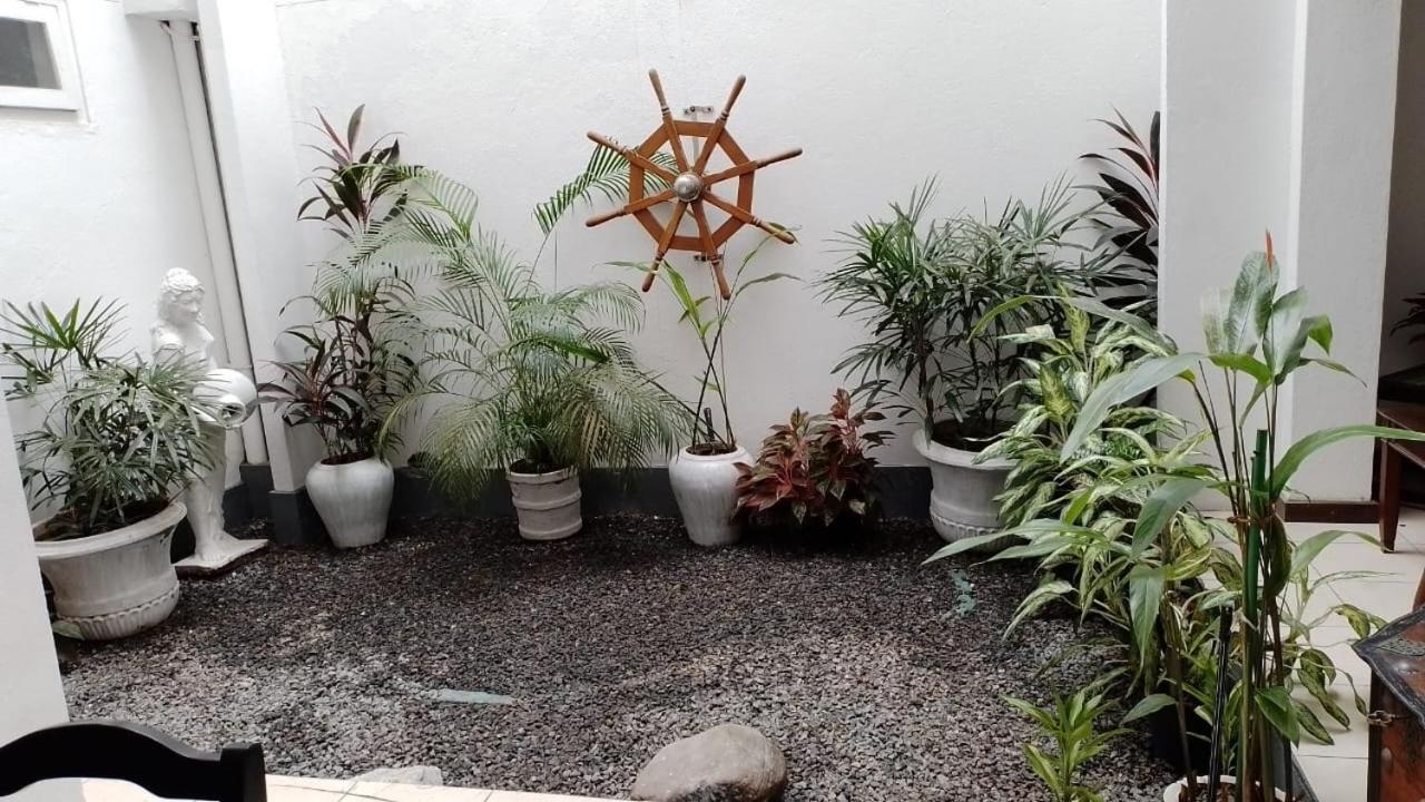 Chelsea Villa Bnb Colombo Buitenkant foto